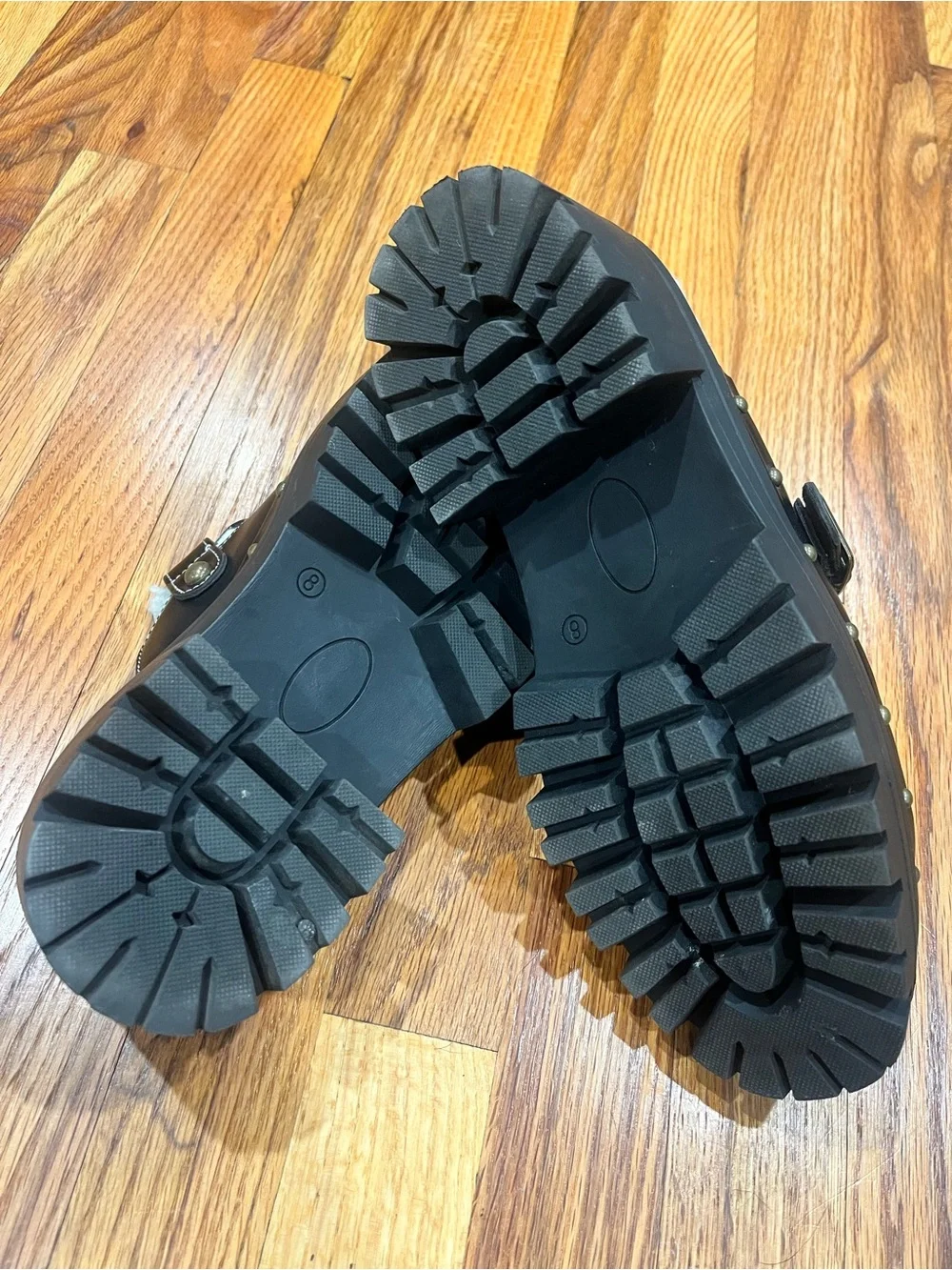 Women American Eagle AE Cozy Lug Clog Black Studded Platform Buckle Mule Size 8